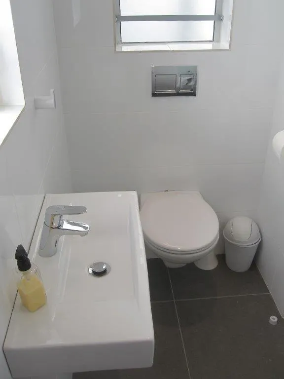 20 Belladonna Avenue Vredehoek Cape Town Guest house