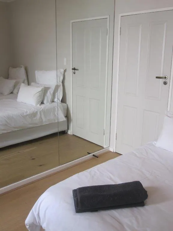 20 Belladonna Avenue Vredehoek Cape Town Guest house