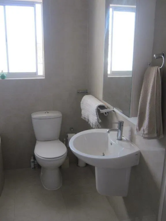Guest house 20 Belladonna Avenue Vredehoek Cape Town