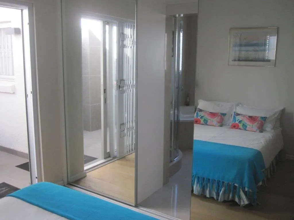 Guest house 20 Belladonna Avenue Vredehoek Cape Town